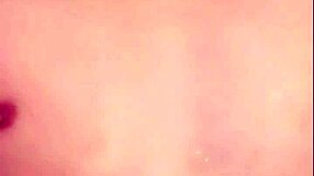 गे वियतनामी ब्लूड पर क्यूट हैंडजॉब लाइव