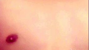 Gay Vietnamese Performs Cute Handjob Live On Blued