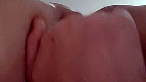 MATURE MILF MASTURBATES HER BIG PUSSY ORGASM POV