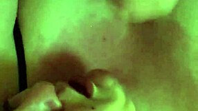 FAT WIFE USES DILDO IN SOLO SHOW FOR VIEWERS