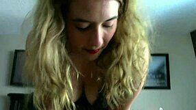 18 year old sunshine strips naked for lap dance. old man enjoys her teasing moves.