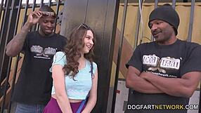 इलेक्ट्रा रोज ने दो बड़े काले लंड वाइल्ड इंटररेशियल सीन में लिए, वो लिमिट तक स्ट्रेच हुई