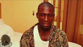 भाई, तेरे बड़े काले लंड ने मेरी सेक्सी दोस्त को हर जगह झड़वा दिया!