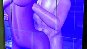 पड़ोसी ने हमें शावर करते कैम पर पकड़ लिया, देखना है?