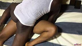 Home Delivery Turns Into Pumping Mature Milf's Swollen Pussy