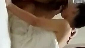 Pinay Teen Student अपने नए college classmate को चोदने की प्यास में है