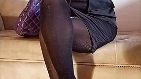 Pee in shiny pantyhose on toilet!!