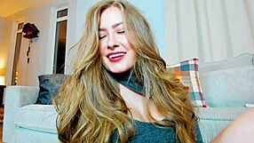 curvy milf webcam show