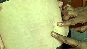 देसी स्लट मेरे छोटे 18+ आउटी नाभि फेटिश के साथ खेल रही