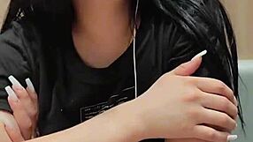 Colombian Girlfriend Supports Real Madrid In Exciting Match!