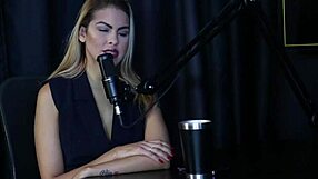 Evelyn Buarque and Bia Hot in bisexual cosplay game on podcast