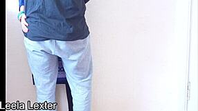 देसी हसबैंड होटल रूम में स्ट्रेंजर को स्लटवाइफ को पेलते देखता है