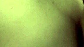 O desejo do marido era gravar eu comendo seu boy passivo e eu não ia dizer não