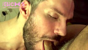 गे लड़का स्लॉपी ब्लोजॉब और रफ राइड देता है