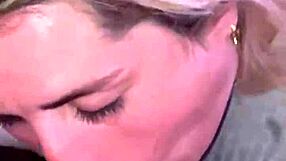 मैं 10 मिनट तक ब्लोंड स्लट के रूप में डीपथ्रोटिंग की दीवानी हूँ।