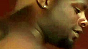 Aurora Snow, बर्फ सी सफेद, टाइट गांड में विशाल काला लंड लेती है