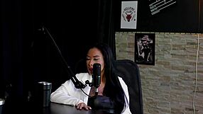 ट्रांससेक्सुअल के साथ करने की इच्छा? लंड पर बैठने की फैंटेसी