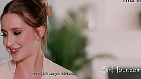 ट्यूटर देखता है स्टूडेंट और स्टेपमॉम लेक्सी लूना को टायलर क्रूज के साथ अजीब बॉन्ड में