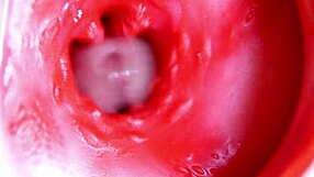 बड़ा लाल लंड रसीले छेद में फिसलता है तुरंत वीर्य निकालने के लिए