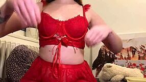 Girl Boldly Shows Body And Feet In Red Outfit