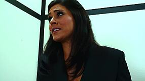 बेलाडोना काले स्टॉकिंग्स में एनल एक्शन में जोरदार चुदाई