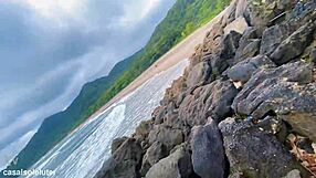 Fudendo Bem Gostoso a Loira na Prainha Branca com Paixão Latina Intensa