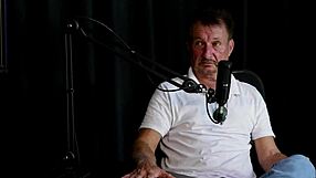 अंद्रेसा उराच जंगली पार्टी में शीयर रेड डोमिनेशन चुदाई