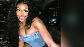 Black beauty gets a jerk off tribute
