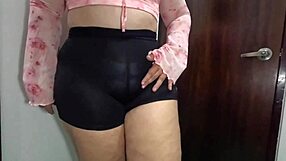 Big ass Latina mature in homemade video before sleep
