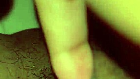 कैसे मैं अपने पापा के बारे में सोचकर ही गीली हो जाती हूं! मेरा शरीर हर सेकंड डैडी की चाहत करता है!