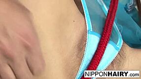 अरे, बंधी हुई जवान 18+, सबको चूसो और वो क्रीम भरी चूत लो!