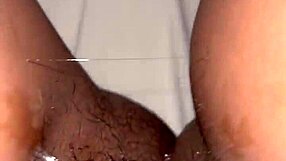 कैसे मैं अपने पापा के बारे में सोचकर ही गीली हो जाती हूं! मेरा शरीर हर सेकंड डैडी की चाहत करता है!