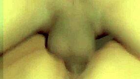 मेक्सिको की मोरेनिता बाहर झुककर वाइल्ड डॉगीस्टाइल सेशन में