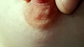 I Notice Braless Nipple In Amateur Setting