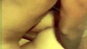 मेक्सिको की मोरेनिता बाहर झुककर वाइल्ड डॉगीस्टाइल सेशन में