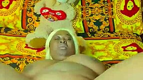 Sundaydogood614 Shows Off Her Shaved Pussy In Homemade Amateur Vid