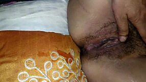 Indian girl cums hard in wild show!