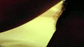 छोटी स्ट्रिपर मॉन्स्टर लंड को झेल लेती है!