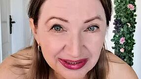 हॉर्नी दादी BBC से टीज करती है अपनी भूखी चूत और बड़ी चूचियों के लिए