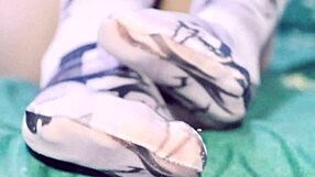 snuck into stepsister’s room for toe play at night