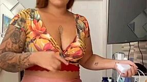 House Cleaning With Pussy Flashing!