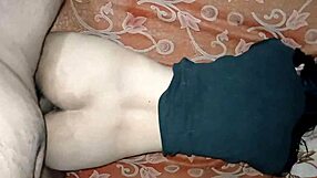 Soteli bahin aur main raat ke andhere me with cowgirl riding and squirting on shaved big ass.