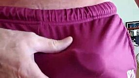 N2N जिम शॉर्ट्स ने परवी पापीफाचेरोस को क्रेजी कर दिया!