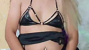 Transexual bailando sexual y rico with crossdressing transsexual dance