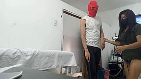 बहुत फेमिनाइन डॉक्टर मरीज के सामने मस्तरबेट करती है जबकि मेडिकल केयर दे रही है