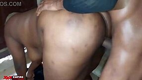 ओह वाह, मेरी मीठी लैंडलेडी की बड़ी मोटी गैंड ध्यान मांग रही है?!