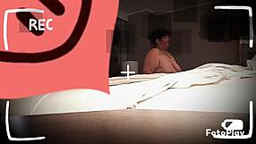 Snowbunnyqueen27 in a hot interracial threesome action