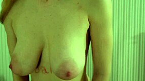 Babe Stella took off her black dress and showed the tits dan