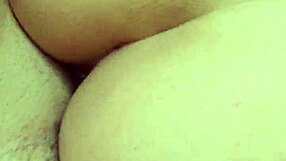 friend with big ass borrows bathroom