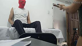 बहुत फेमिनाइन डॉक्टर मरीज के सामने मस्तरबेट करती है जबकि मेडिकल केयर दे रही है